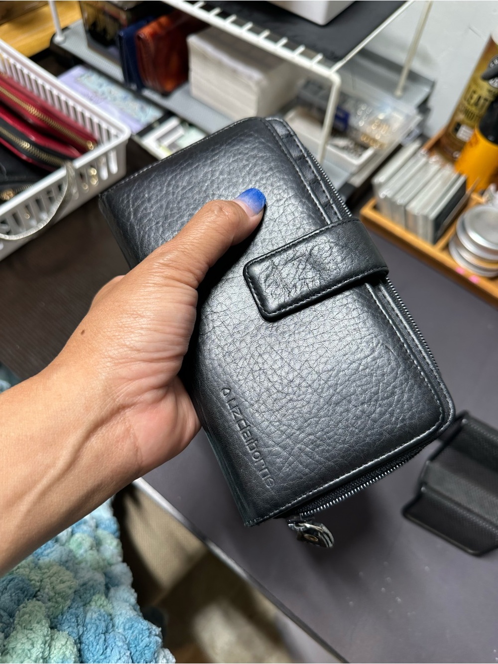 Black Bi-Fold Leather Wallet with Zipper |